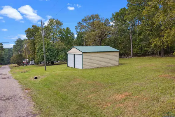 177 Sandlewood Loop, Avinger, TX 75630