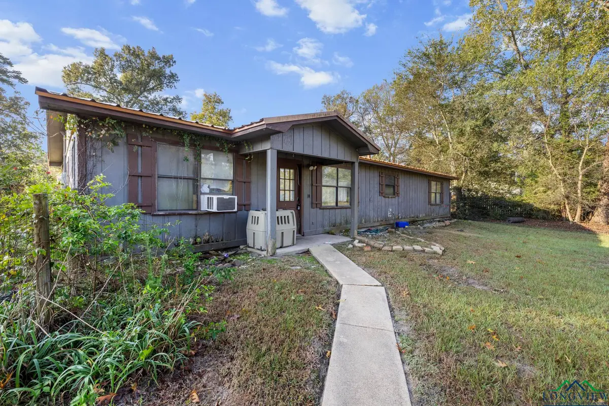 1767 Willow Oak Rd, Gladewater, TX 75647 - Image #1