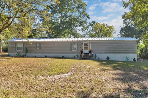 602 N Commerce, Overton, TX 75684