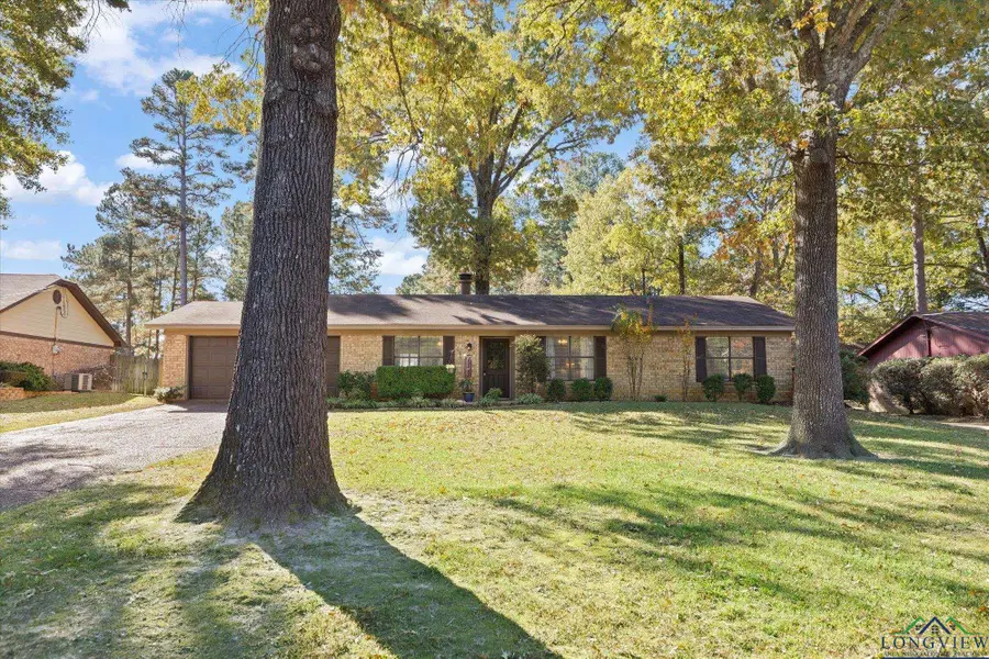 208 Driftwood st, White Oak, TX 75693 - Image #2