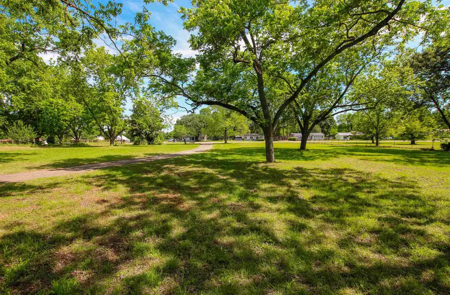 1006 Quitman St, Pittsburg, TX 75686 - #2