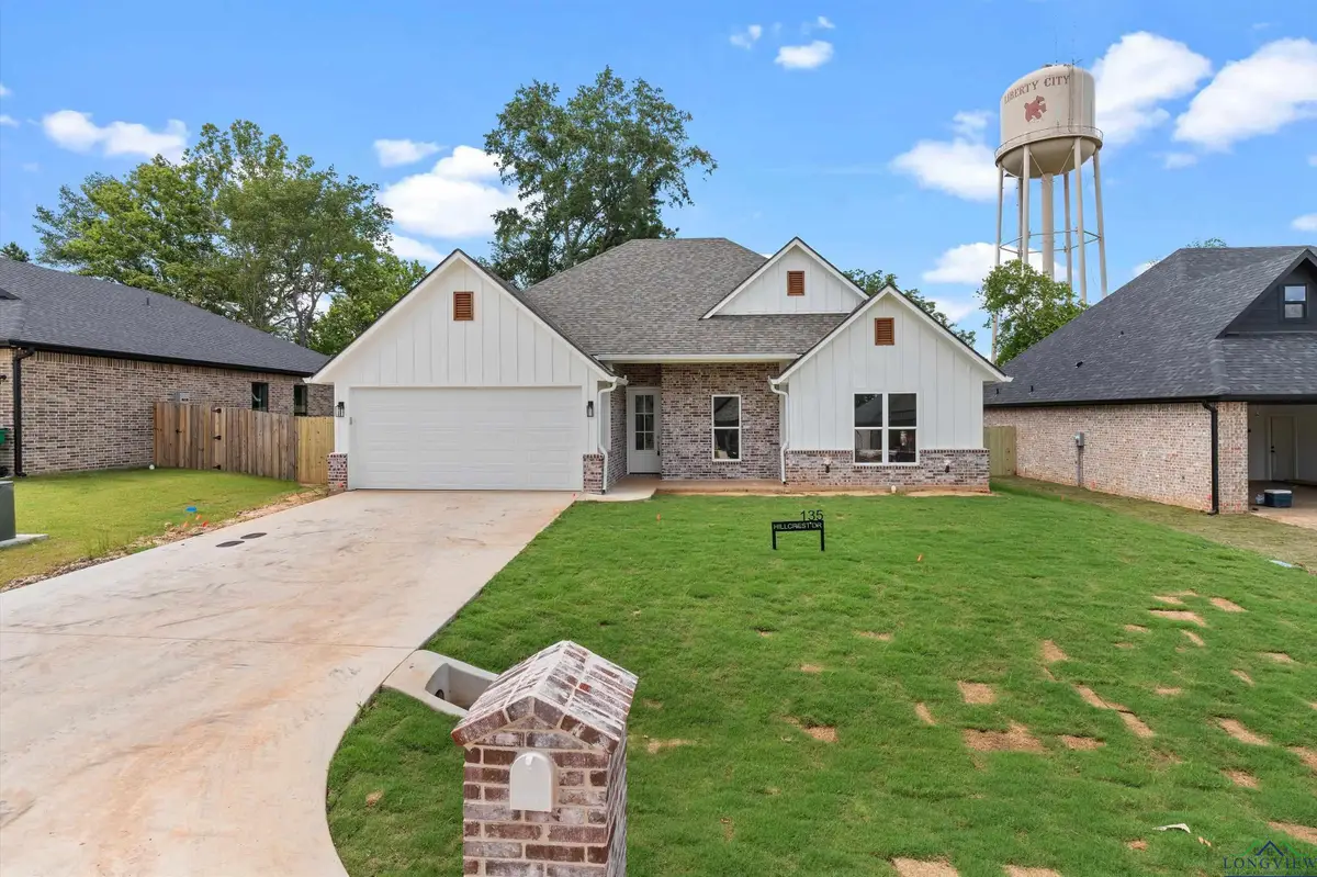 135 Hillcrest, Gladewater, TX 75647 - Image #1