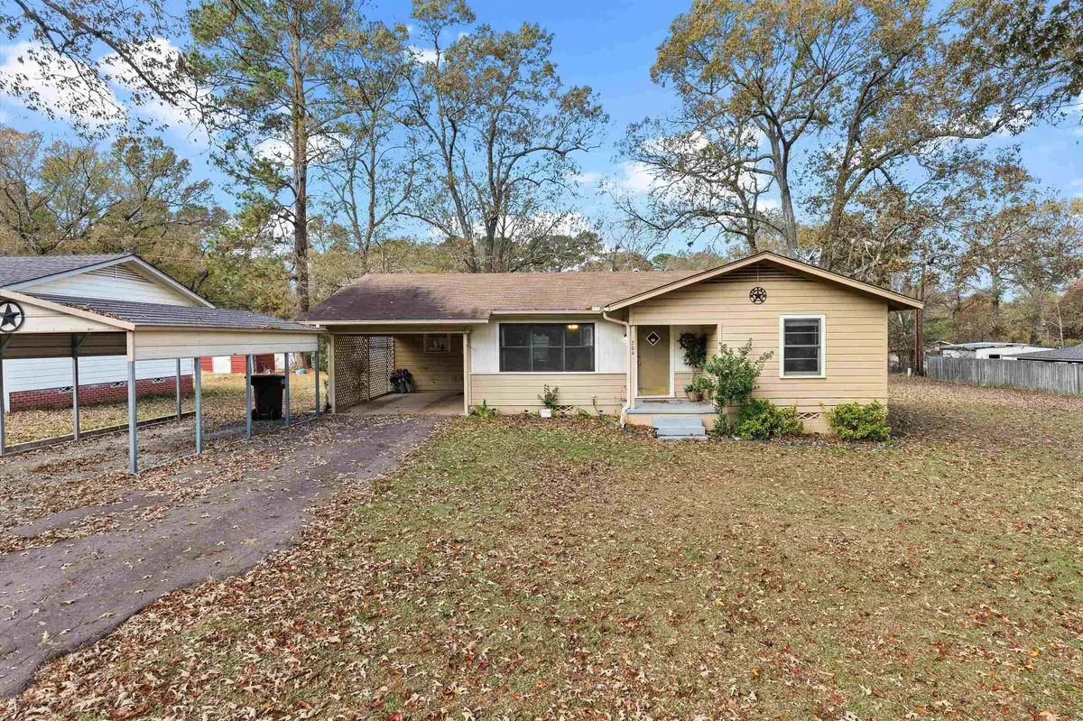 204 S Holly St, Ore City, TX 75683 - Image #1