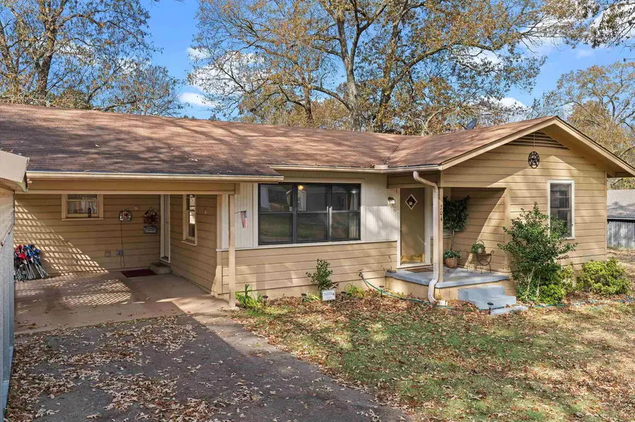 204 S Holly St, Ore City, TX 75683 - Image #2