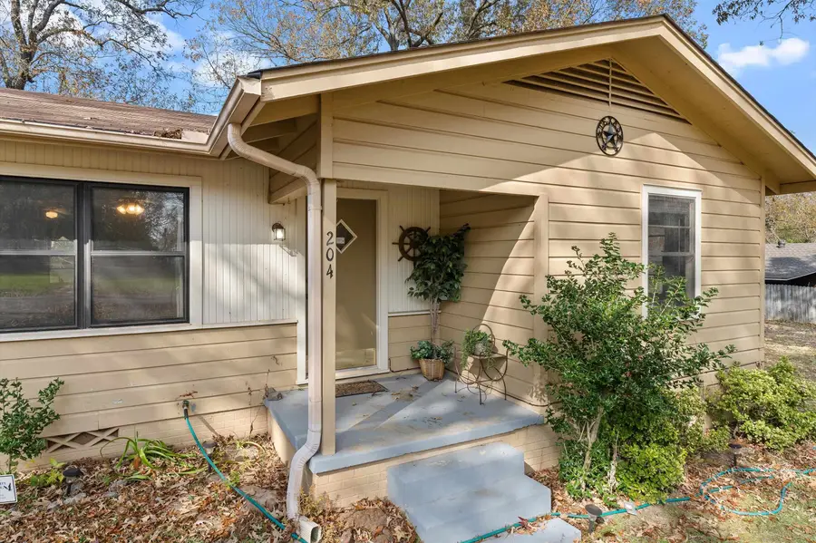 204 S Holly St, Ore City, TX 75683 - Image #3