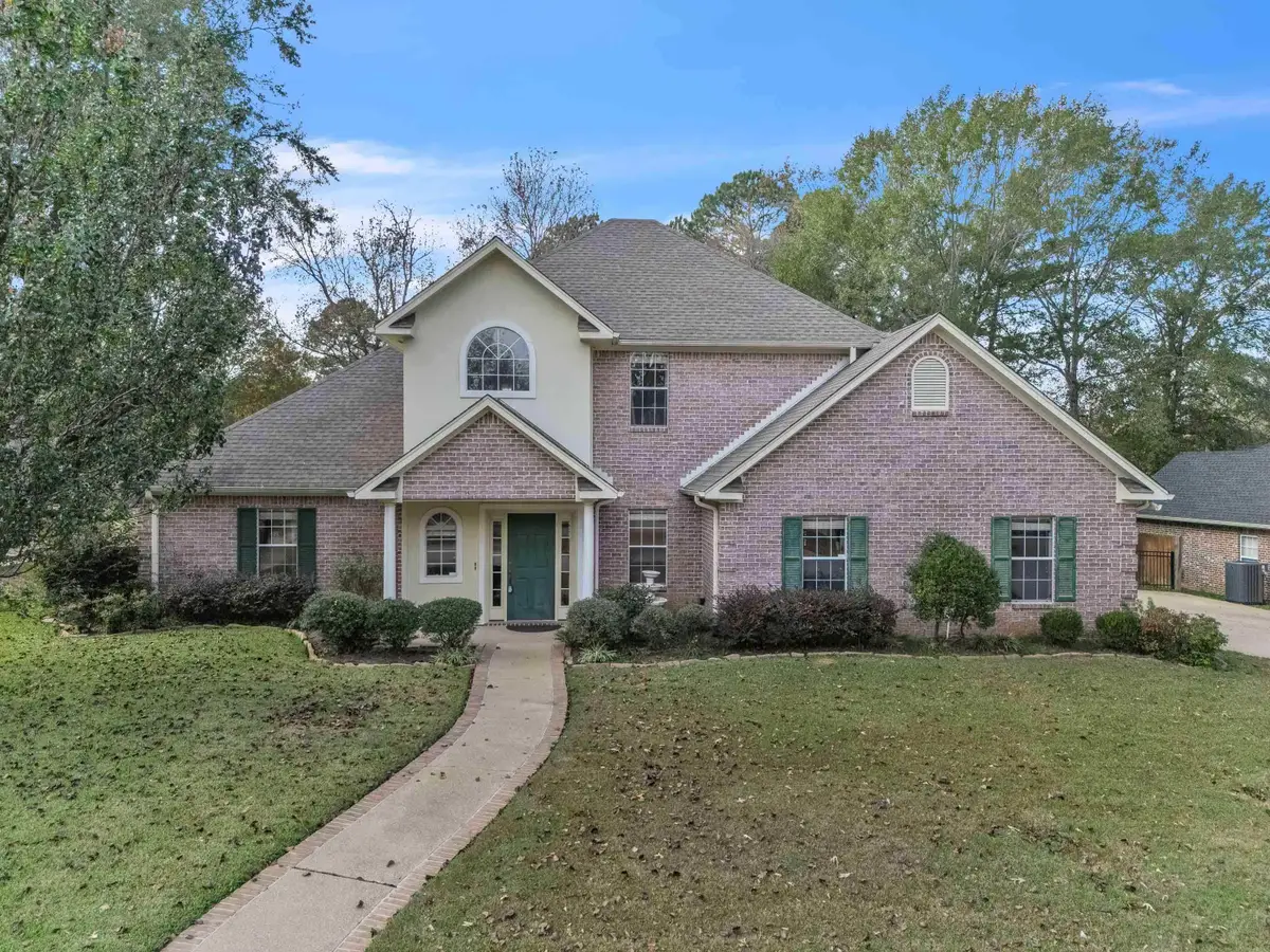 105 Willow Brook Dr, White Oak, TX 75693 - Image #1