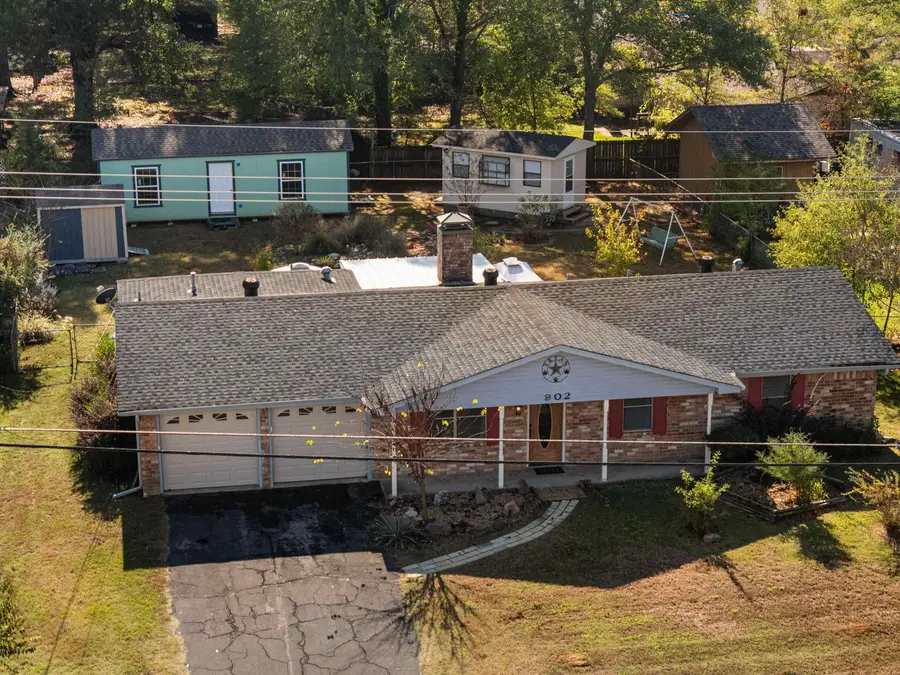 902 Blueridge pkwy, Longview, TX 75605 - Image #2