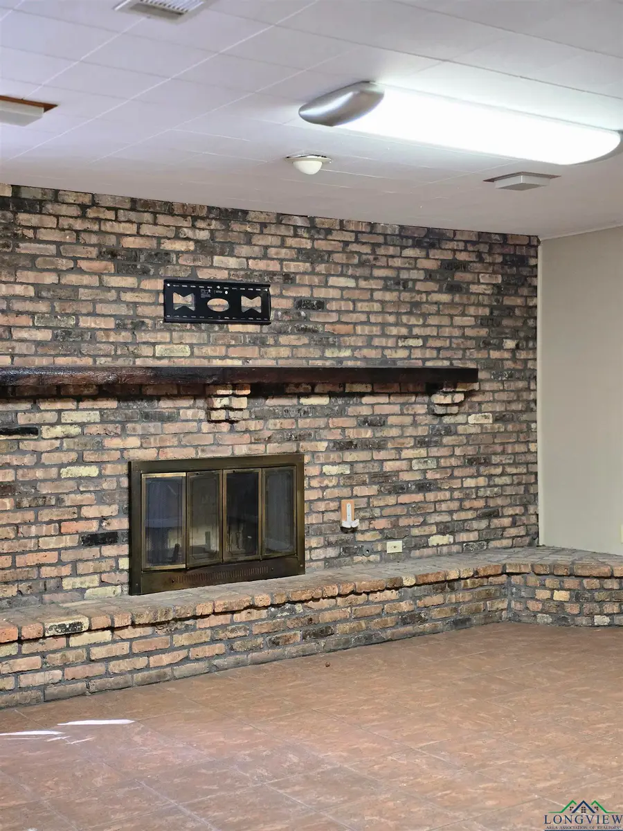 303 Evergreen St., Longview, TX 75604 - Image #3