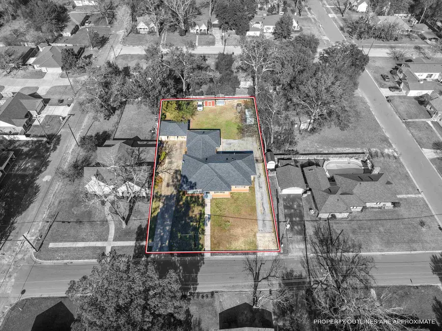 618 Walnut St, Gilmer, TX 75644 - Image #2