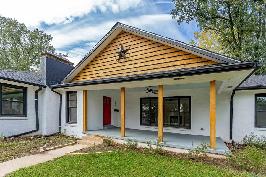 2425 Oak Ln, Tyler, TX 75701 - Image #2