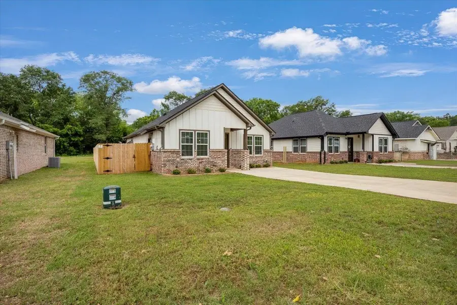 509 Zimmerman Drive, Jacksonville, TX 75766-2308 - Image #2