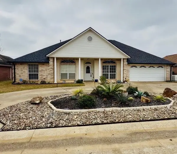 19430 Sara Ln, Flint, TX 75762