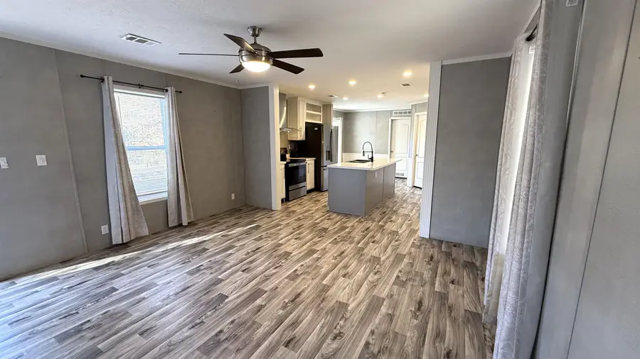 6089 E Juanita Dr, Longview, TX 75605-6372 - Image #3