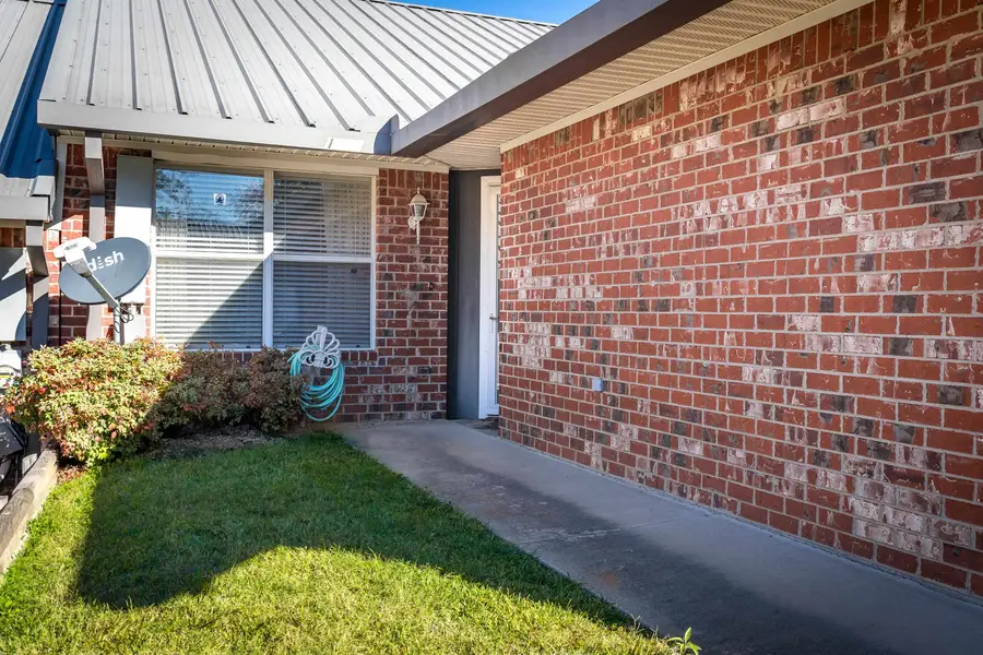 1827 Paverstone Ln., Longview, TX 75605 - Image #2