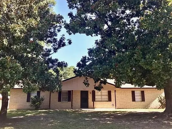 707 Vicky Dr, Longview, TX 75604