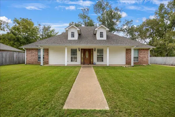 708 E Paschal Street, Troup, TX 75789