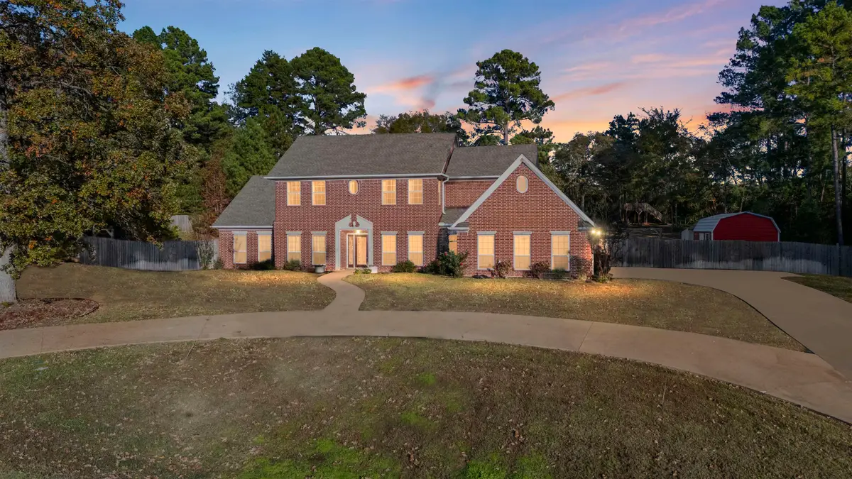 16830 Eagle Dr, Gladewater, TX 75647 - Image #1