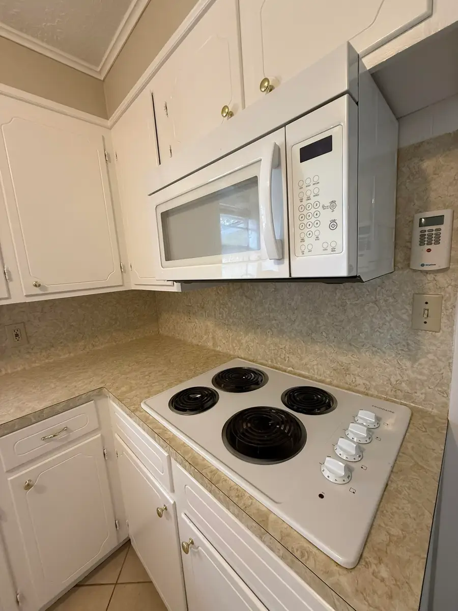 1010 CHEVY CHASE STREET, Gladewater, TX 75647 - Image #3