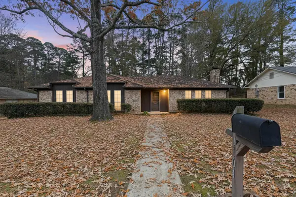 1104 Apache Ct., Longview, TX 75604