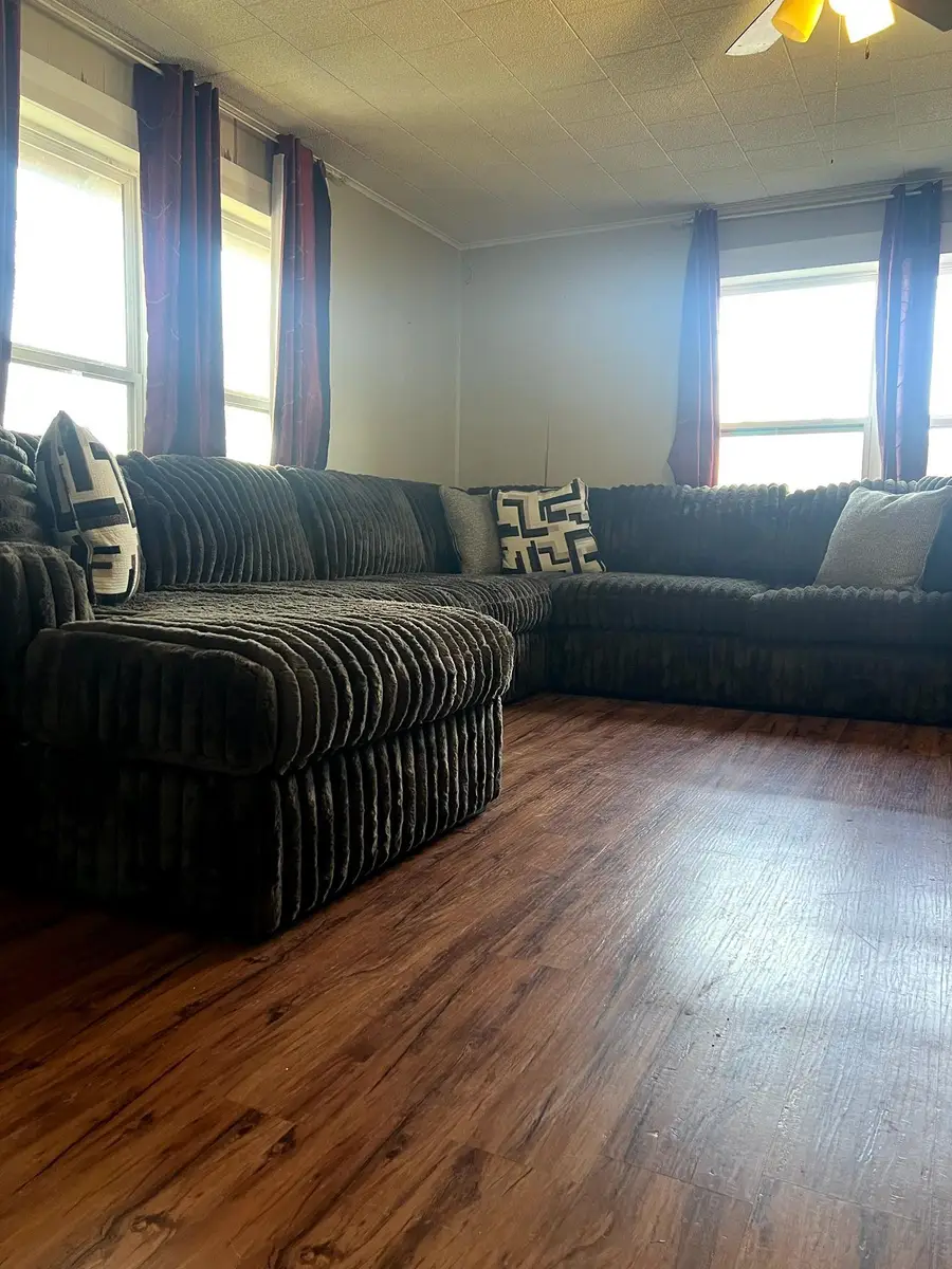 601 Walnut Street, Gilmer, TX 75644 - Image #2