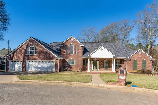 805 Brook Hollow, White Oak, TX 75693