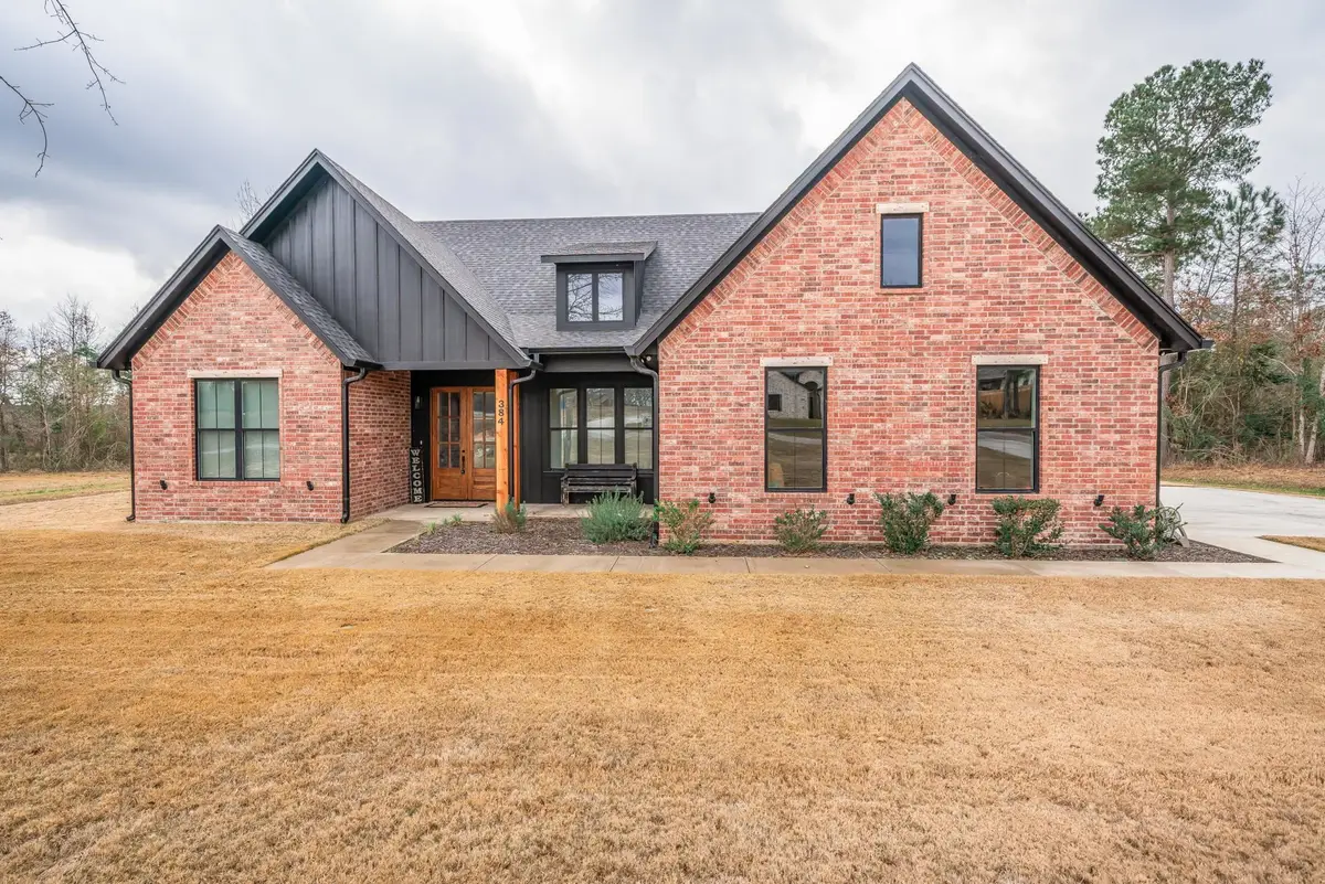 384 Clara LN, Kilgore, TX 75662 - Image #1