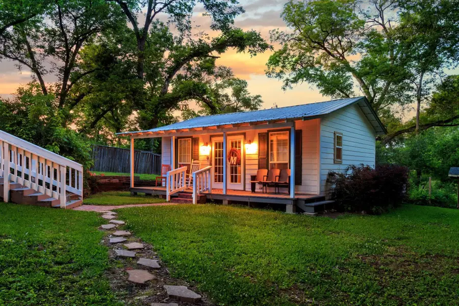 408 Houston St, Jefferson, TX 75657 - Image #2