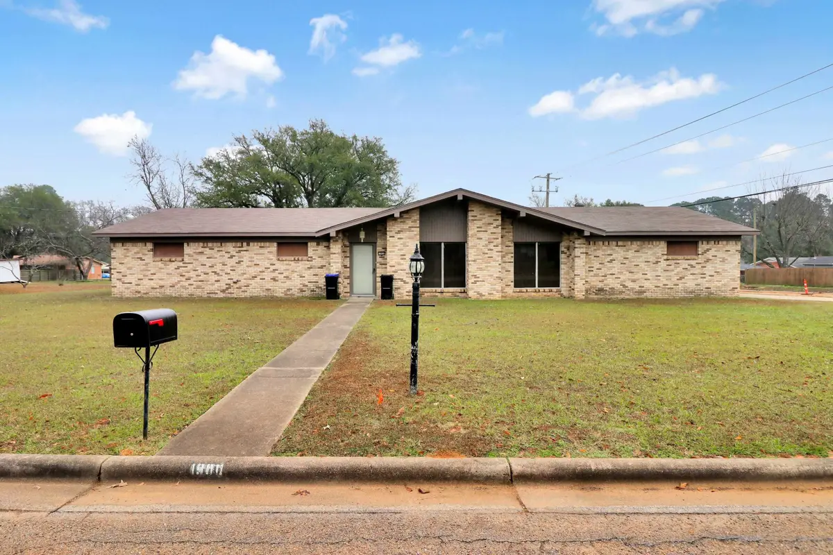 1900 Clinton St, Longview, TX 75604 - Image #1