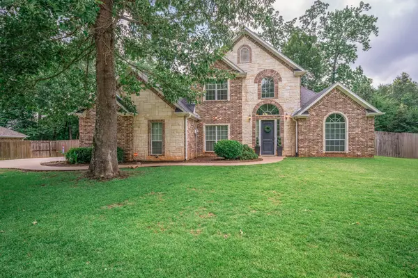 1414 Nottingham, White Oak, TX 75693