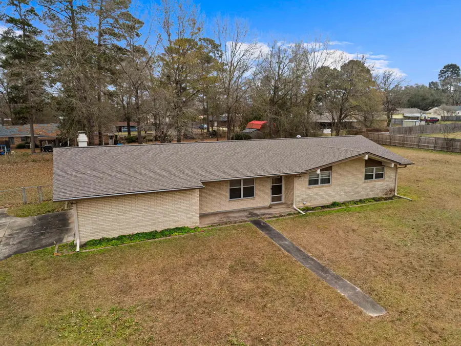 304 N Redbud St, Ore City, TX 75683 - Image #2