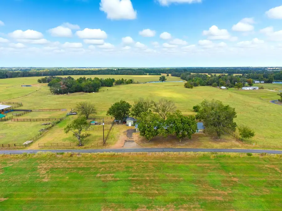 1742 SW Country Road 3055, Saltillo, TX 75457 - Image #2