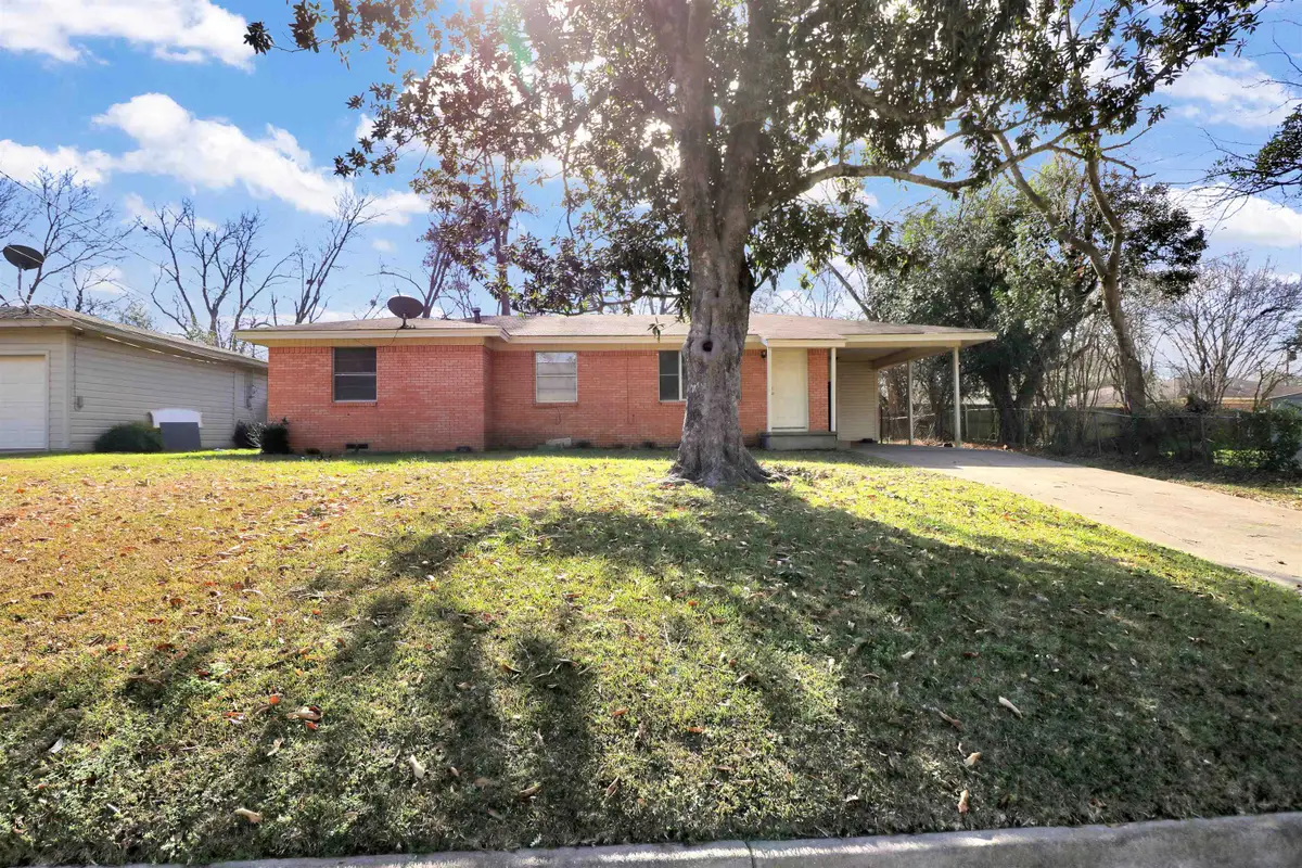 1004 Meadowbrook Dr, Longview, TX 75601 - Image #1