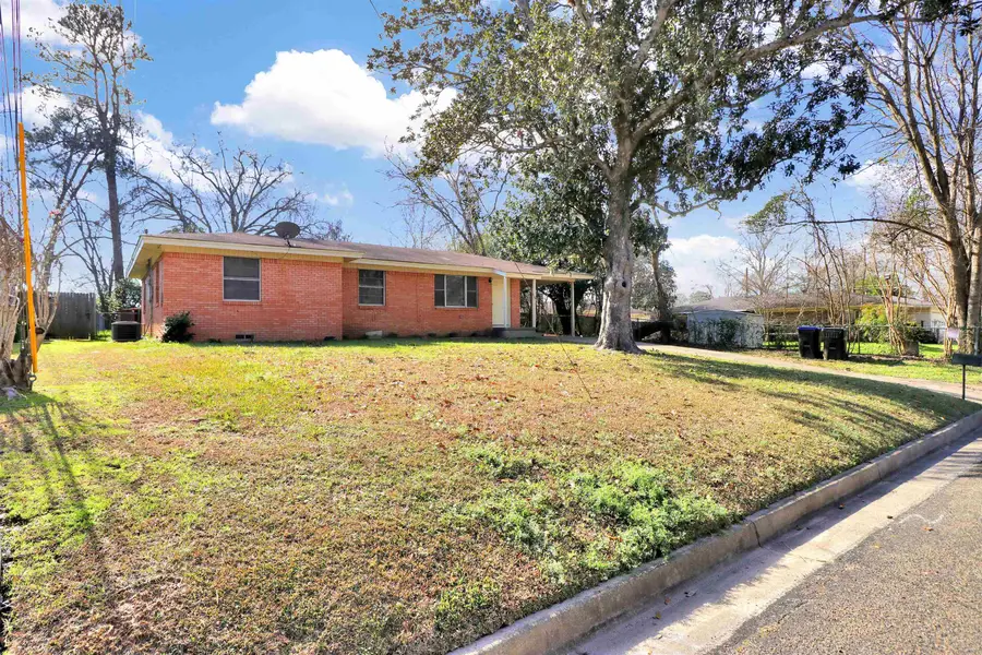 1004 Meadowbrook Dr, Longview, TX 75601 - Image #2