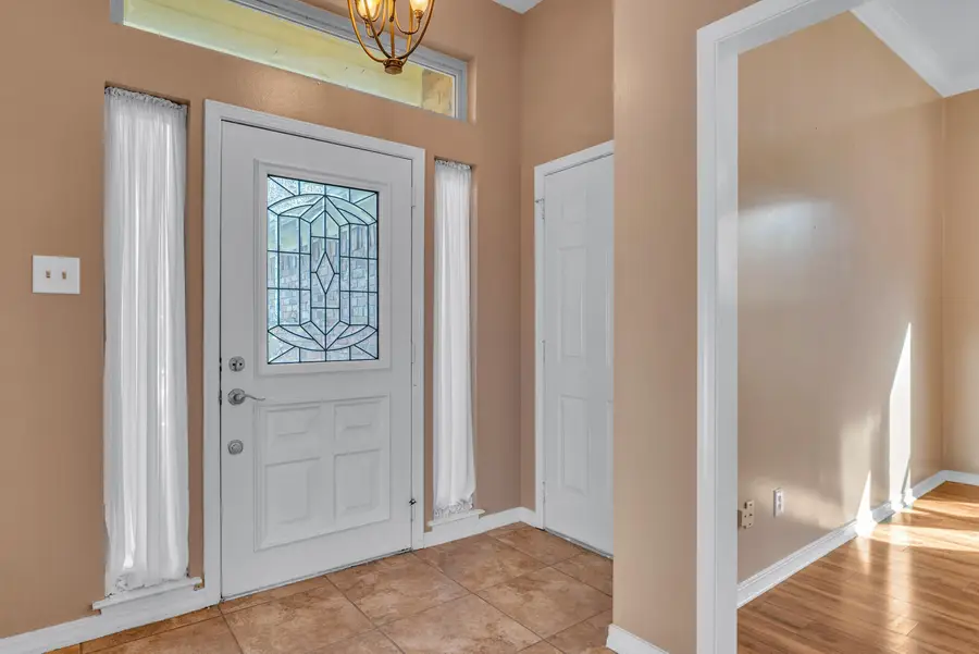 1218 Daffodil Ln., Longview, TX 75604 - Image #3