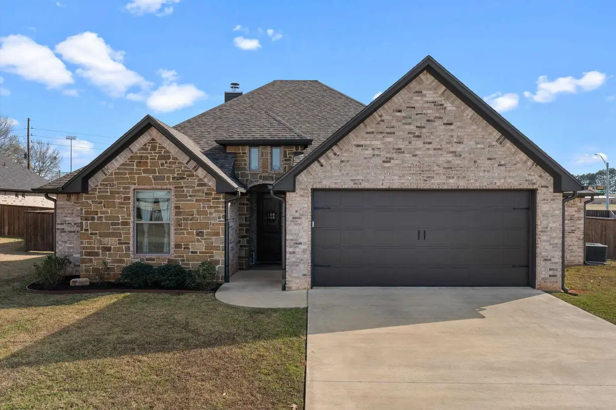 114 Saddle Brook Circle, Hallsville, TX 75650 - Image #1