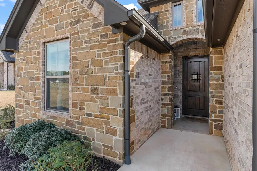 114 Saddle Brook Circle, Hallsville, TX 75650 - Image #2