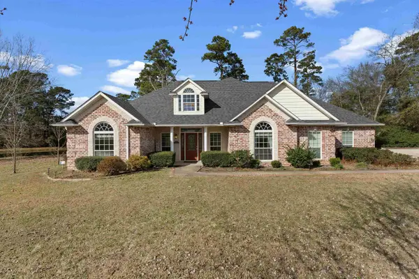 120 Deer Crest Dr, Carthage, TX 75633