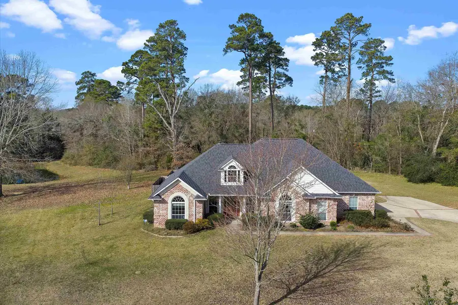 120 Deer Crest Dr, Carthage, TX 75633 - Image #2