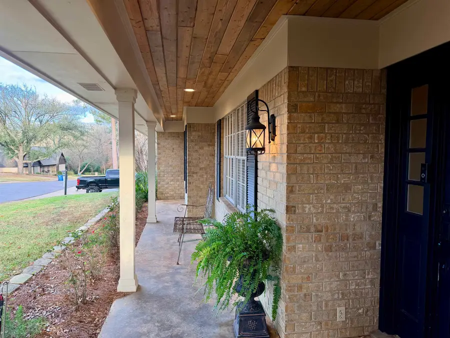 1201 Briarwood Trail, Henderson, TX 75654 - Image #2