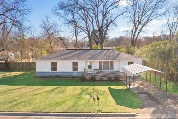 104 W Primrose Ln, Longview, TX 75604