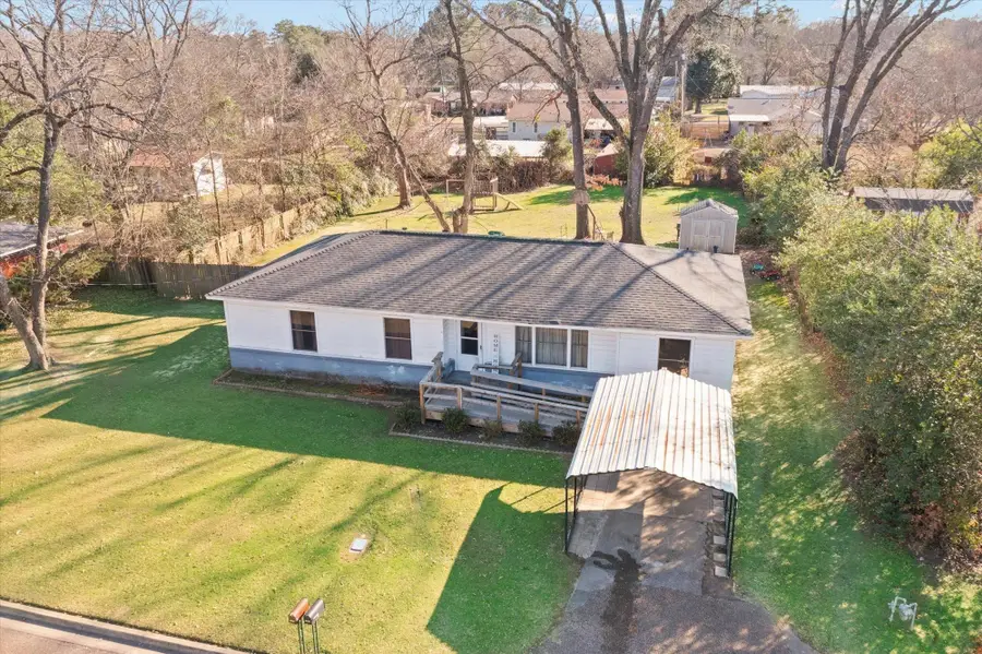 104 W Primrose Ln, Longview, TX 75604 - Image #2