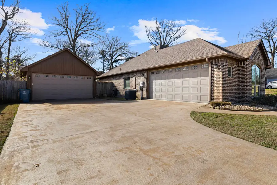 125 Towering Oaks Branch, Longview, TX 75602 - Image #2