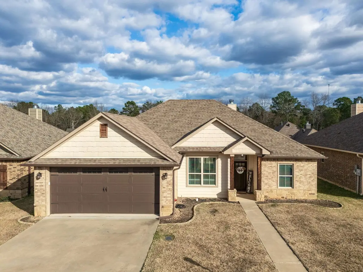 106 Champions Dr, Hallsville, TX 75650 - Image #1