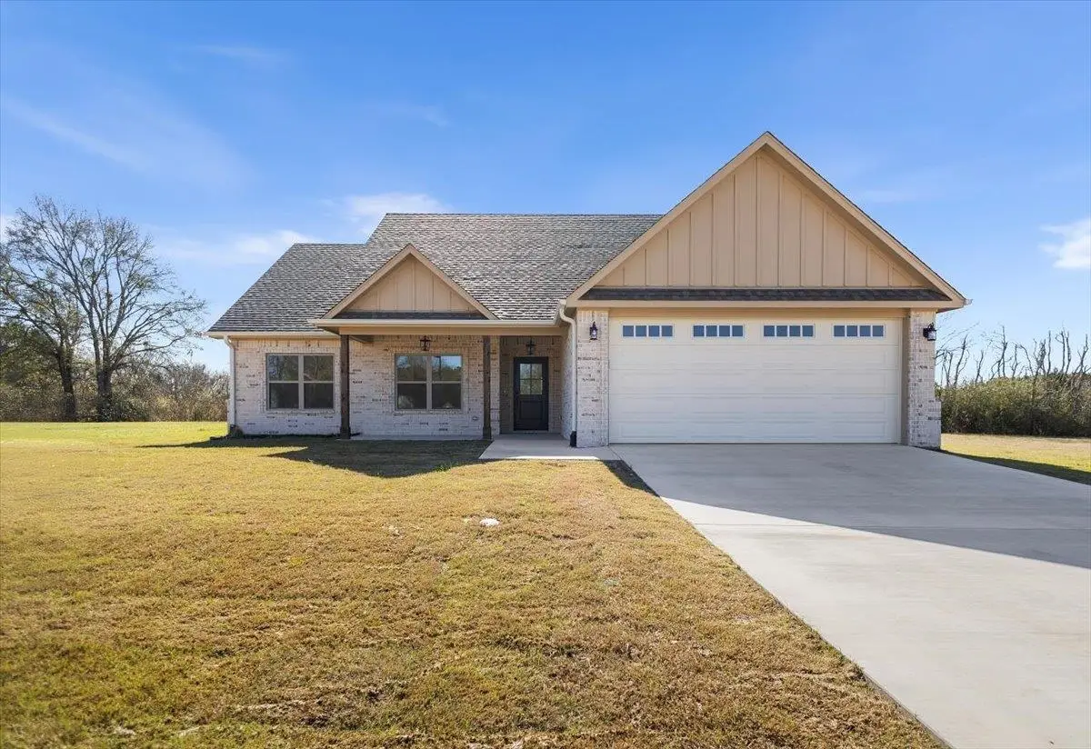 204 E Teal Drive, Troup, TX 75789 - Image #1