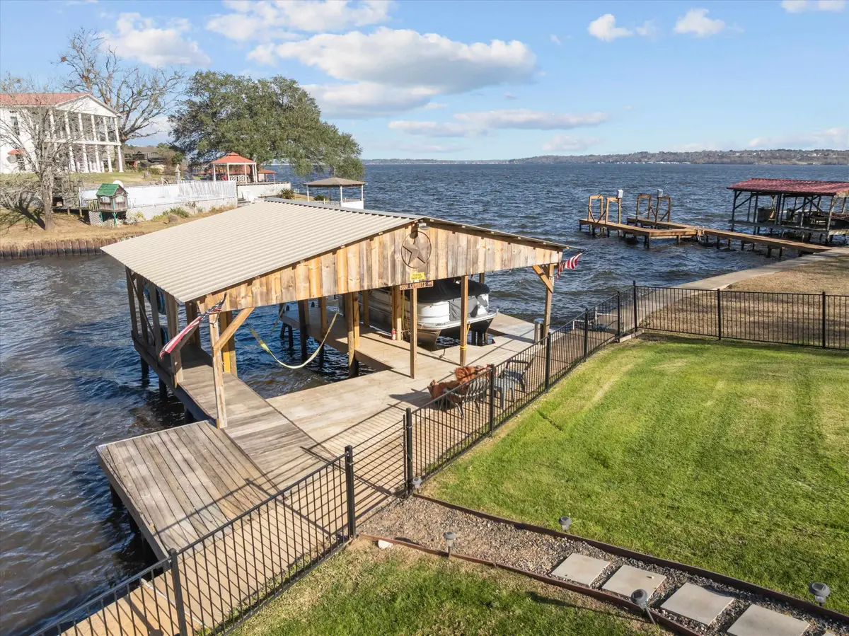 23322 Three Points Drive, Berryville, TX 75683 - Image #1