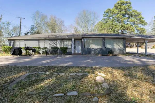 500 Madelaine Dr, Gilmer, TX 75644