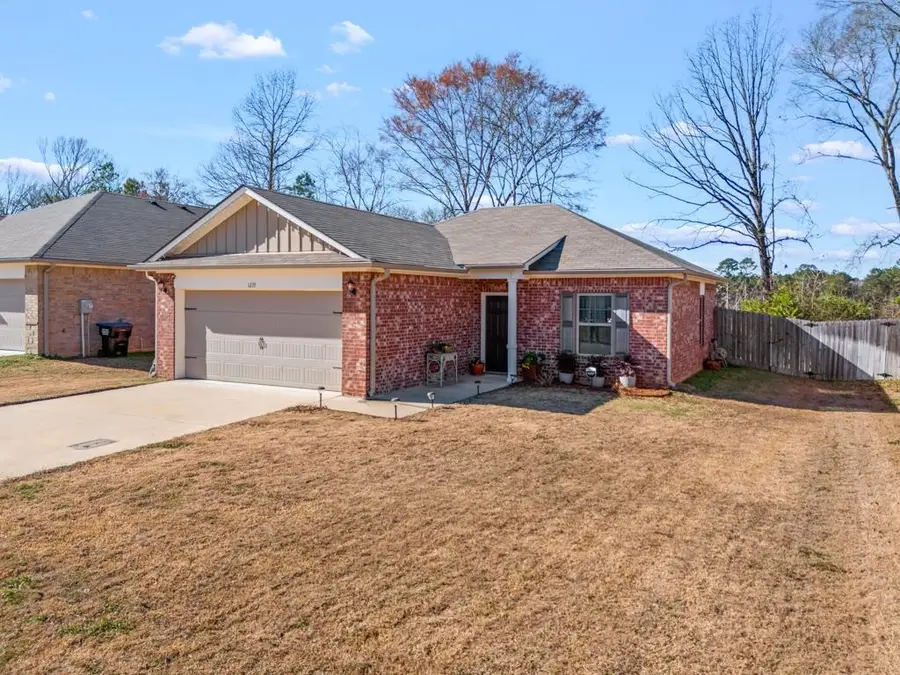 1219 Mission Creek Drive, Longview, TX 75601 - Image #2