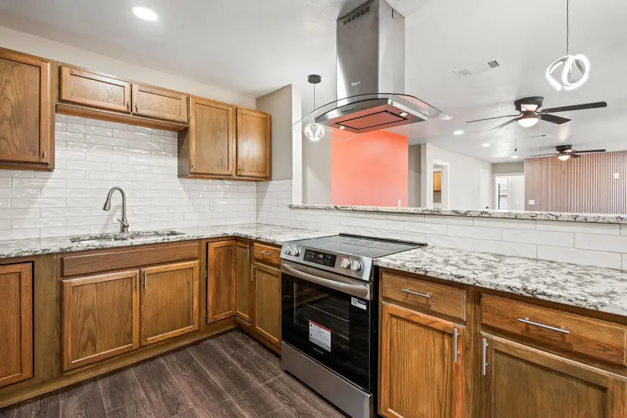 236 Alamo St, Lone Star, TX 75668 - Image #3