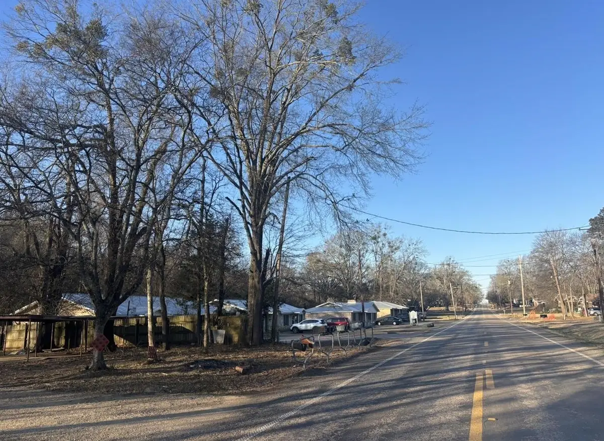 609 Jefferson St, Pittsburg, TX 75686 - #1