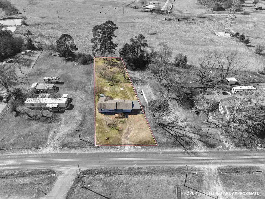 318 DAINGERFIELD ST, Naples, TX 75568 - #2